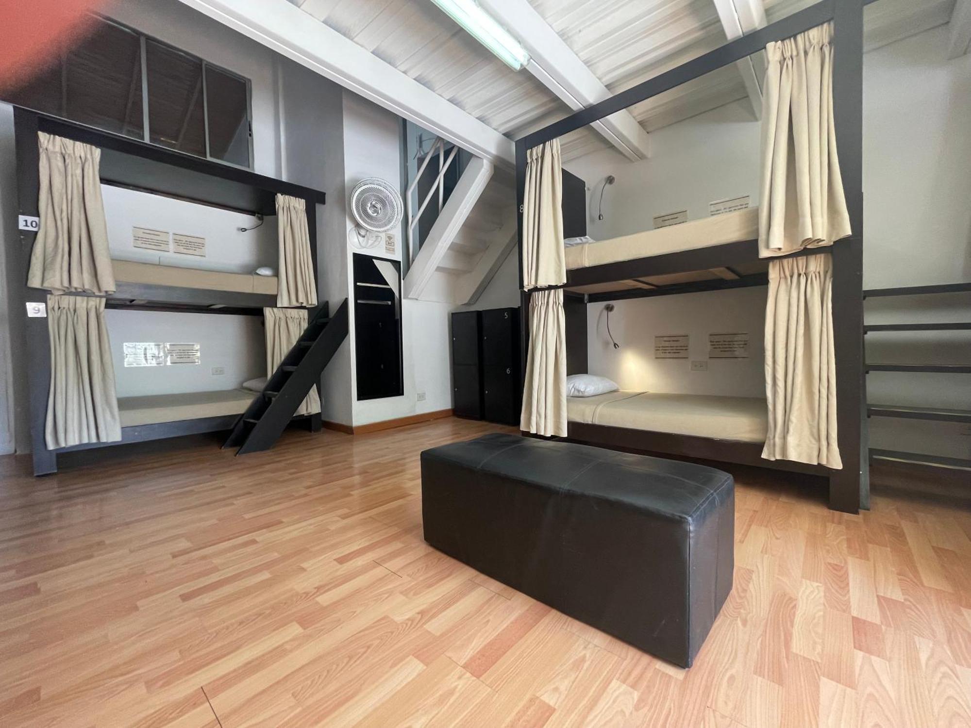 Hostal Lleras Calle 8 Medellín Exteriör bild